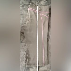 Lucy Capri Leggings Yoga Pants